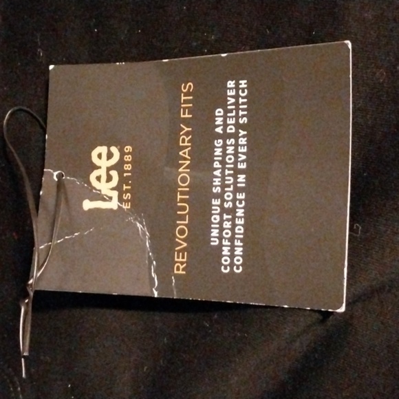 Lee Women's Plus Size Sculpting Slim Fit Skinny Leg Pull on Jean NWT Size 28W - Picture 10 of 11